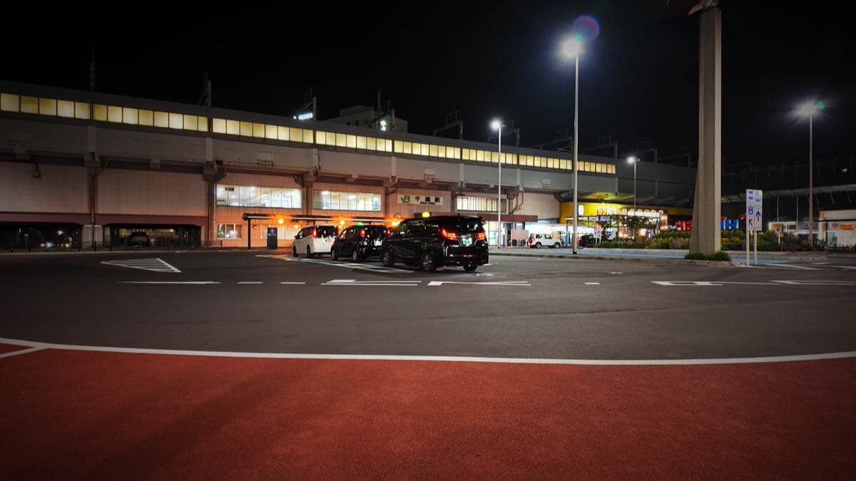 【千歳駅 / 夜の散歩】（北海道千歳市）北海道の玄関口である新千歳空港のある街の歓楽街とロケ地として有名な閉店してしまった店舗