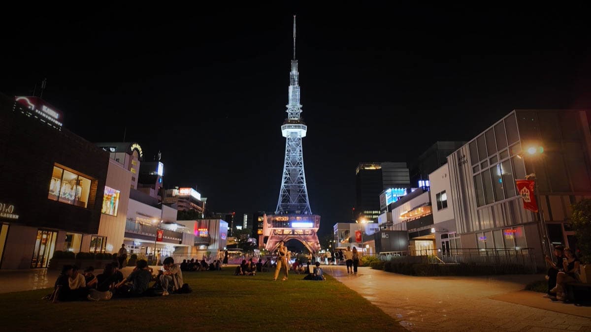 [Sakae / Hisaya-odori] Walking the Night District — TV Tower and Host-Club Neon