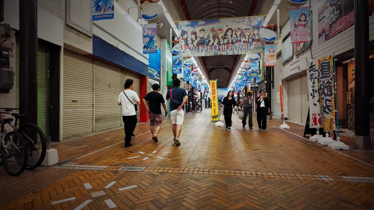 [Numazu / North Exit] Walking the Night District — Bar Alleys and the Love Live Arcade