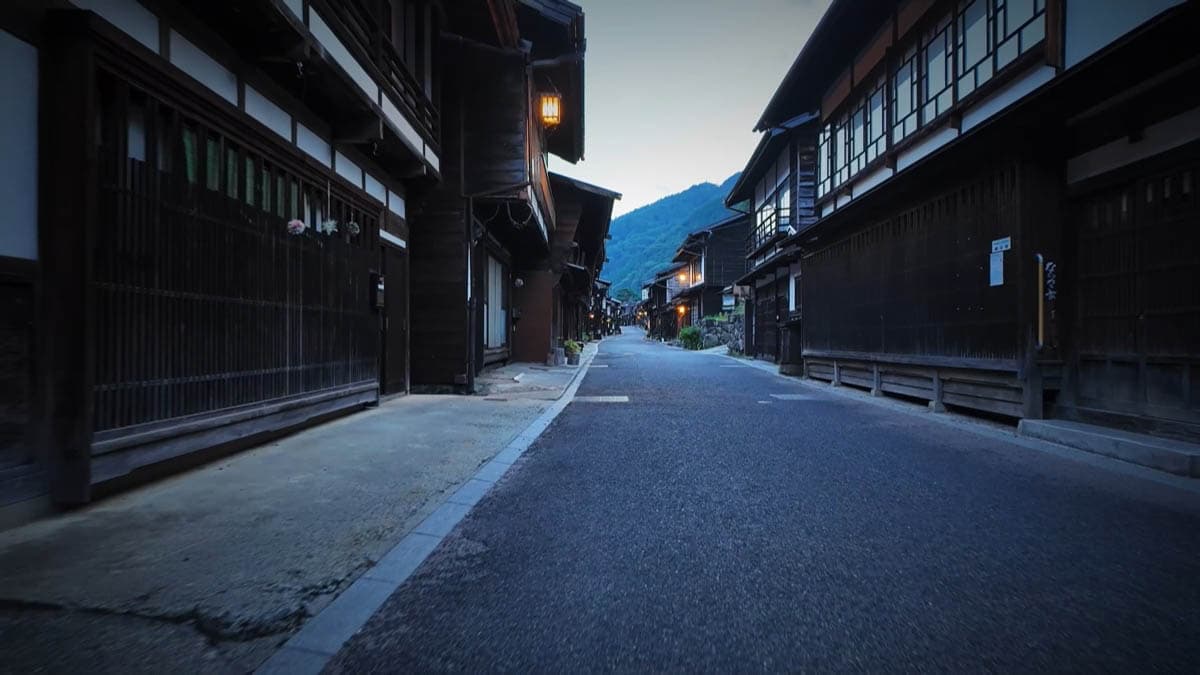 [Shiojiri / Narai-juku] Walking the Night District — Lattices and Lanterns on the Nakasendo